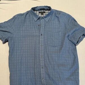 Banana Republic Light Blue Casual Button Down Shirt